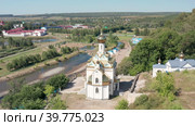 Южный Урал, курорт Красноусольск: храм Табынской иконы Божией Матери на Святых Ключах. Вид с воздуха. Southern Urals, Krasnousolsk Resort: Church of the Tabyn icon of the mother of God. Aerial view. (2022 год). Стоковое видео, видеограф Евгений Романов / Фотобанк Лори