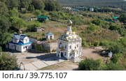 Южный Урал, курорт Красноусольск: храм Табынской иконы Божией Матери на Святых Ключах. Вид с воздуха. Southern Urals, Krasnousolsk Resort: Church of the Tabyn icon of the mother of God. Aerial view. (2022 год). Стоковое видео, видеограф Евгений Романов / Фотобанк Лори