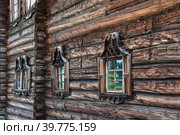 Fragment of old traditional wooden farm house on Kizhi island, a historical site open air, Onega lake, Karelia, Russia (2015 год). Стоковое фото, фотограф Оксана Медведева / Фотобанк Лори