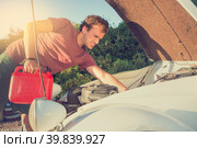 Broken car. Стоковое фото, фотограф Luis Louro / PantherMedia / Фотобанк Лори
