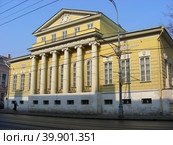 Музей А.С. Пушкина. Городская усадьба Хрущевых-Селезневых. Улица. Пречистенка, 12. Москва (2011 год). Редакционное фото, фотограф lana1501 / Фотобанк Лори