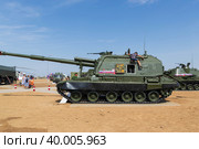 Средняя Ахтуба, Волгоградская область, Россия. Самоходная гаубица 2С19М Мста в парке Патриот, выставка военной техники, артиллерия. (2021 год). Редакционное фото, фотограф Андрей Цыганков / Фотобанк Лори