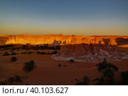 Sunrise at sandstone formation in the Sahara desert near Yoa Lake group of Ounianga Kebir, Ennedi, Chad (2018 год). Стоковое фото, фотограф Сергей Майоров / Фотобанк Лори