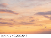 Красивый фон с закатным небом и облаками. Облачный пейзаж. Стоковое фото, фотограф Андрей Степанов / Фотобанк Лори