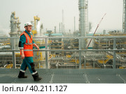 На производстве. Запсибнефтехим. Сибур. Тобольск (2019 год). Редакционное фото, фотограф Сергей Буторин / Фотобанк Лори