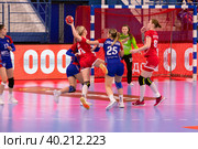 Гандбольный матч предварительного этапа Olimpbet Суперлиги 2022/23 между женскими командами ЦСКА (Москва. Россия) и «Астраханочка» (Астрахань. Россия). Стадион «Динамо» (2023 год). Редакционное фото, фотограф Pukhov K / Фотобанк Лори