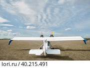 Hydroplane SK-12 Orion on little airport (2013 год). Редакционное фото, фотограф Сергей Буторин / Фотобанк Лори