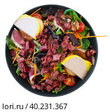 Just cooked portion of french perigord salad. Стоковое фото, фотограф Яков Филимонов / Фотобанк Лори
