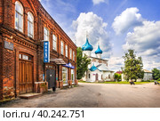 Благовещенский собор и Торговые ряды, Гороховец (2012 год). Редакционное фото, фотограф Baturina Yuliya / Фотобанк Лори