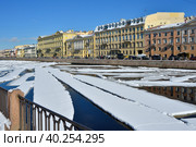 Петербург. Вид на набережную реки Фонтанки с моста Белинского. Номера домов (справа - налево) 30, 28, 26, 24 (2023 год). Стоковое фото, фотограф Александр Алексеев / Фотобанк Лори