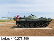 Волгоградская область, Средняя Ахтуба, Россия. Старый танк Т-62, ранняя модификация, на территория музея. (2022 год). Редакционное фото, фотограф Андрей Цыганков / Фотобанк Лори