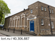 Facade of Masonic Hall at Albion Place. Southampton, United Kingdom (2019 год). Редакционное фото, фотограф EugeneSergeev / Фотобанк Лори