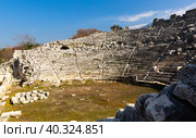 Remains of Roman theatre in ancient Lycian citadel of Tlos, Turkey. Стоковое фото, фотограф Яков Филимонов / Фотобанк Лори