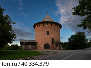 Alekseevskaya (White) tower on a summer morning, Veliky Novgorod, Russia. Стоковое фото, фотограф Ula Ulachka / Фотобанк Лори