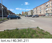 Охраняемая платная автостоянка. Ивантеевская улица. Район Богородское. Город Москва (2023 год). Редакционное фото, фотограф lana1501 / Фотобанк Лори