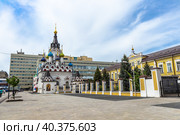 Архиерейское Подворье — храм в честь иконы Божией Матери "Утоли моя печали". Город Саратов, улица Волжская, Россия (2023 год). Редакционное фото, фотограф Владимир Сергеев / Фотобанк Лори