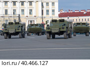 Старый советская военная техника  БТР-40 и БРДМ на репетиции  военного парада в честь Дня Победы. Санкт-Петербург (2023 год). Редакционное фото, фотограф Виктор Карасев / Фотобанк Лори