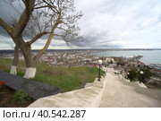 Вид на море с Большой Митридатской лестницы. Керчь (2023 год). Стоковое фото, фотограф Анна Зеленская / Фотобанк Лори