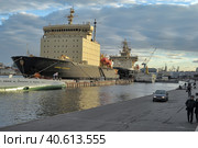 Russia, St. Petersburg, 30,03,2014 Icebreakers in the port near the Neva embankment. Редакционное фото, фотограф Анна Кривицкая / Фотобанк Лори