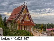 Wat Khao Chong Pran Temple for people pray to buddha and look Hundred Million Bats from Khao Chong Pran Cave (2018 год). Редакционное фото, фотограф Анна Кривицкая / Фотобанк Лори