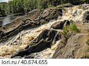 Waterfall Kivach in Kareliya - the second largest, after the Rhine, plain waterfall in Europe. Стоковое фото, фотограф Анна Кривицкая / Фотобанк Лори
