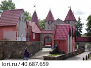 Hans Christian Andersen fairy town for children, Sosnovyy Bor, Russia (2015 год). Редакционное фото, фотограф Анна Кривицкая / Фотобанк Лори