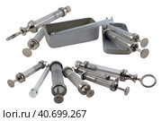 Медицинские шприцы разного размера на белом фоне. Medical syringes on white. Стоковое фото, фотограф Татьяна Д / Фотобанк Лори