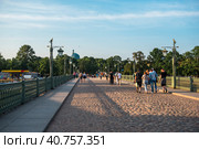 Иоа́нновский мост — автодорожный металлический балочный мост через Кронверкский пролив в Петроградском районе Санкт-Петербурга, соединяет Заячий и Петроградский острова (2023 год). Стоковое фото, фотограф Оксана / Фотобанк Лори