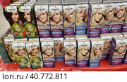 Hair dye on sale in a supermarket (2021 год). Редакционное фото, фотограф Анна Кривицкая / Фотобанк Лори