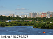 Moscow, Russia - July 22. 2021. Mitino view from Moskva river (2000 год). Редакционное фото, фотограф Володина Ольга / Фотобанк Лори