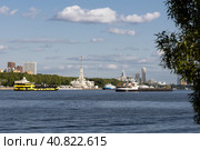 Суда на Химкинском водохранилище. Москва (2022 год). Стоковое фото, фотограф Константин Галактионов / Фотобанк Лори