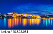 Lake Pichola and Taj Lake Palace at night, Udaipur, Rajasthan, India (2012 год). Стоковое фото, фотограф photoff / Фотобанк Лори