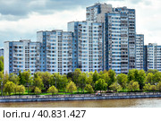View of the residential complex in Nagatinsky Zaton District on the bank of the moscow river. Стоковое фото, фотограф Константин Григорьев / Фотобанк Лори