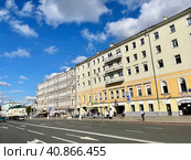Москва, Страстной бульвар, дом 6 строение 1. Дом статского советника И. И. Бенкендорфа, 1799 год (2021 год). Редакционное фото, фотограф Овчинникова Ирина / Фотобанк Лори