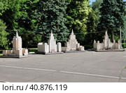 Макеты сталинских высоток на территории РГСУ. Москва (2023 год). Редакционное фото, фотограф Илюхина Наталья / Фотобанк Лори
