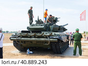 Волгоградская область, Средняя Ахтуба, Россия. Военная техника, основной боевой танк Т-90А в парке Патриот. (2021 год). Редакционное фото, фотограф Андрей Цыганков / Фотобанк Лори