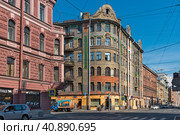 8-я Советская улица. Доходный дом П. М. Станового, Санкт-Петербург (2023 год). Редакционное фото, фотограф Александр Щепин / Фотобанк Лори