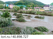 Краснодарский край, поселок городского типа, Новоихайловский, река Нечепсухо,  дважды разлившаяся в июле 2023 г. Стоковое фото, фотограф Александр Циликин / Фотобанк Лори