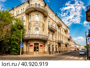 Astrakhan landscape crossroads of Nikolskaya and Fioletova streets (2022 год). Редакционное фото, фотограф Владимир Ушаров / Фотобанк Лори