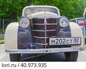 Автомобиль Москвич-401. Городской фестиваль старой автомобильной техники на Воробьевых горах, Москва. (2023 год). Редакционное фото, фотограф Сергей Рыбин / Фотобанк Лори