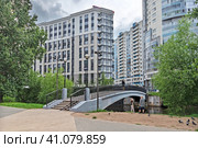Ново-Андреевский мост через реку Смоленку в Санкт-Петербурге (2023 год). Редакционное фото, фотограф Румянцева Наталия / Фотобанк Лори