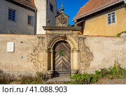 MEISSEN, GERMANY - OCTOBER 12, 2019: Historic building of the Jahnaischer Hof (1610) Редакционное фото, фотограф Sergey Kohl / Фотобанк Лори