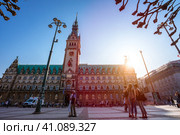 Hamburg, Germany - April 20, 2018: Famous town hall in Hamburg. Стоковое фото, фотограф Igor Tichonow / Фотобанк Лори