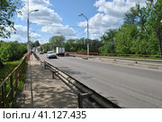 Шуруповский мост. Улица Володарского. Город Серпухов. Московская область (2014 год). Редакционное фото, фотограф lana1501 / Фотобанк Лори