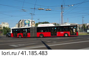 Belgrade Serbia 9.9.23 Slavia Square Trg Slavija, major commercial junction, intersections of Kralja Milana, Beogradska, Makenzijeva, Svetosavska, Bulevar oslobodjenja, Deligradska, Nemanjina streets (2023 год). Редакционное видео, видеограф Юлия Петровская / Фотобанк Лори