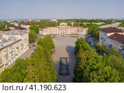 Город Уфа: Черниковка, Дворец культуры имени Серго Орджоникидзе. Вид с воздуха. Ufa city: Chernikovka, Sergo Ordzhonikidze Palace of Culture. Aerial view. (2023 год). Стоковое фото, фотограф Евгений Романов / Фотобанк Лори