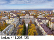 Город Уфа: Черниковка, Дворец культуры имени Серго Орджоникидзе. Вид с воздуха. Ufa city: Chernikovka, Sergo Ordzhonikidze Palace of Culture. Aerial view. (2022 год). Стоковое фото, фотограф Евгений Романов / Фотобанк Лори