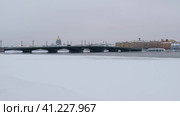 Video of Annunciation (Blagoveshchensky ) Bridge over the Neva river. Saint Peterburg, Russia (2022 год). Стоковое видео, видеограф Сергей Пристяжнюк (Serg Zastavkin) / Фотобанк Лори