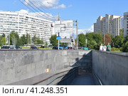 Moscow, Russia - July 30. 2023. Descent into modern pedestrian underpass in Zelenograd on Gogol street. Редакционное фото, фотограф Володина Ольга / Фотобанк Лори