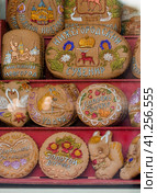 Russia. Traditional gingerbread from Nizhny Novgorod. Nizhny Novgorod gift. Souvenir picnics. (2023 год). Стоковое фото, фотограф Photojuli / Фотобанк Лори